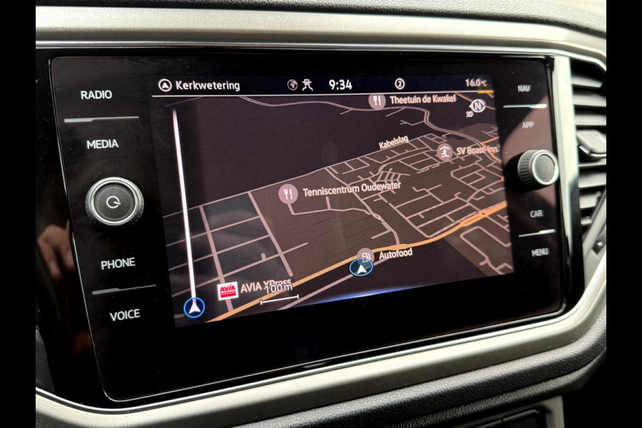 Volkswagen T-Roc 1.0 TSI Style Camera, App Connect, Elek.Achterklep, Trekhaak