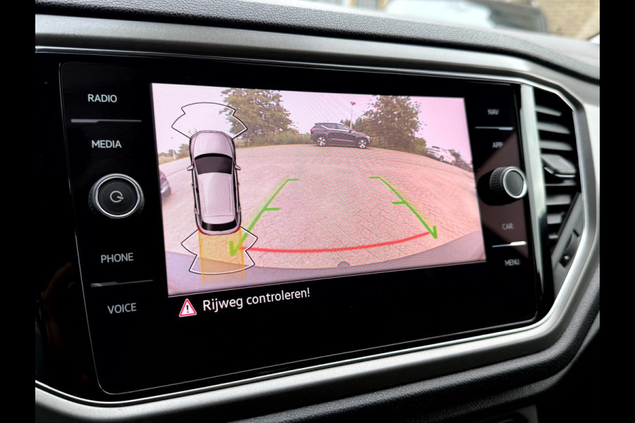 Volkswagen T-Roc 1.0 TSI Style Camera, App Connect, Elek.Achterklep, Trekhaak