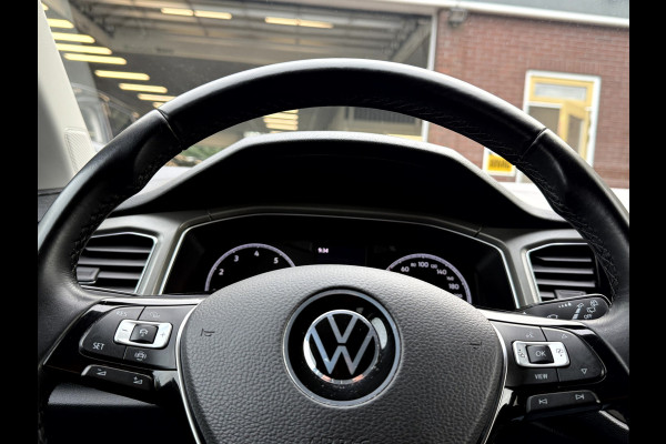 Volkswagen T-Roc 1.0 TSI Style Camera, App Connect, Elek.Achterklep, Trekhaak