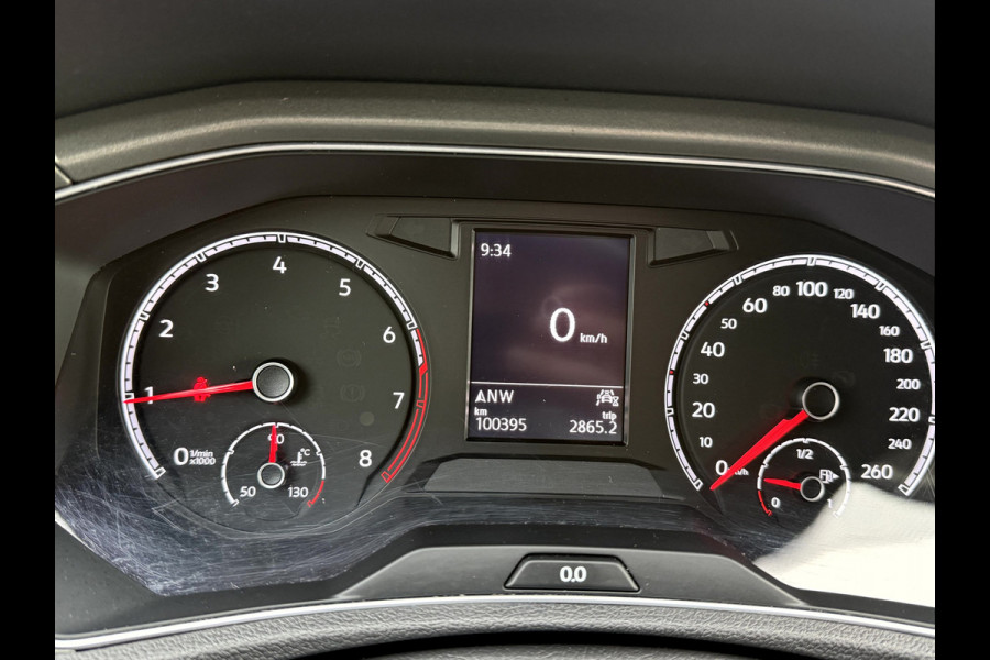 Volkswagen T-Roc 1.0 TSI Style Camera, App Connect, Elek.Achterklep, Trekhaak