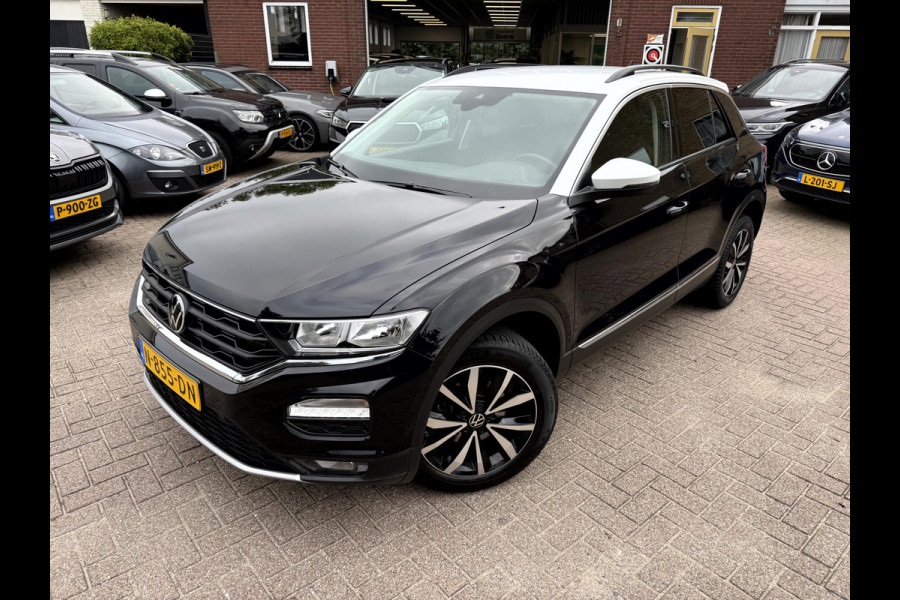 Volkswagen T-Roc 1.0 TSI Style Camera, App Connect, Elek.Achterklep, Trekhaak