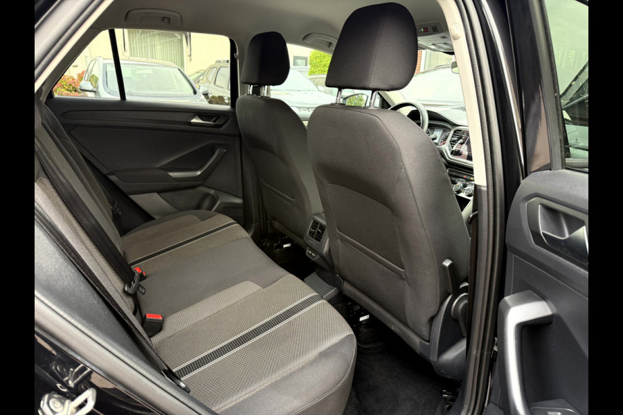 Volkswagen T-Roc 1.0 TSI Style Camera, App Connect, Elek.Achterklep, Trekhaak