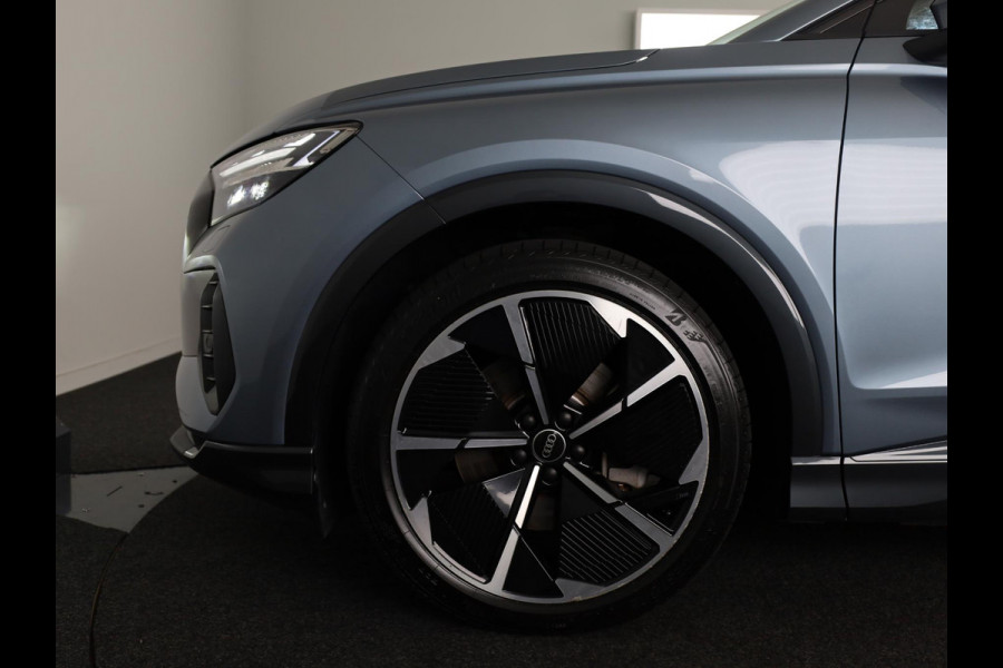 Audi Q4 e-tron 40 Launch edition Advanced Plus 77 kWh 204pk | Panoramadak | Trekhaak | Lederen bekleding | Apple Carplay/Android Auto | Cruise control adaptief | Warmtepomp |