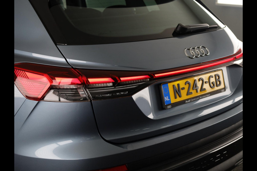 Audi Q4 e-tron 40 Launch edition Advanced Plus 77 kWh 204pk | Panoramadak | Trekhaak | Lederen bekleding | Apple Carplay/Android Auto | Cruise control adaptief | Warmtepomp |