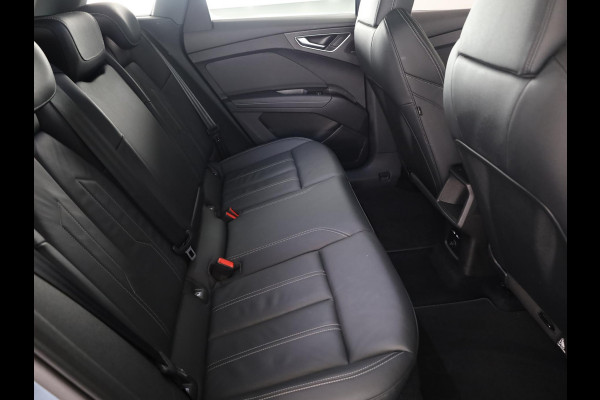 Audi Q4 e-tron 40 Launch edition Advanced Plus 77 kWh 204pk | Panoramadak | Trekhaak | Lederen bekleding | Apple Carplay/Android Auto | Cruise control adaptief | Warmtepomp |