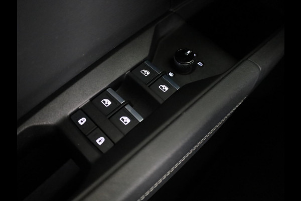 Audi Q4 e-tron 40 Launch edition Advanced Plus 77 kWh 204pk | Panoramadak | Trekhaak | Lederen bekleding | Apple Carplay/Android Auto | Cruise control adaptief | Warmtepomp |