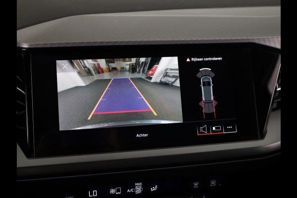 Audi Q4 e-tron 40 Launch edition Advanced Plus 77 kWh 204pk | Panoramadak | Trekhaak | Lederen bekleding | Apple Carplay/Android Auto | Cruise control adaptief | Warmtepomp |