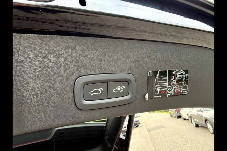 Volvo XC40 1.5 T4 Recharge Inscription Panoramadak, Leer, 18''Lmv