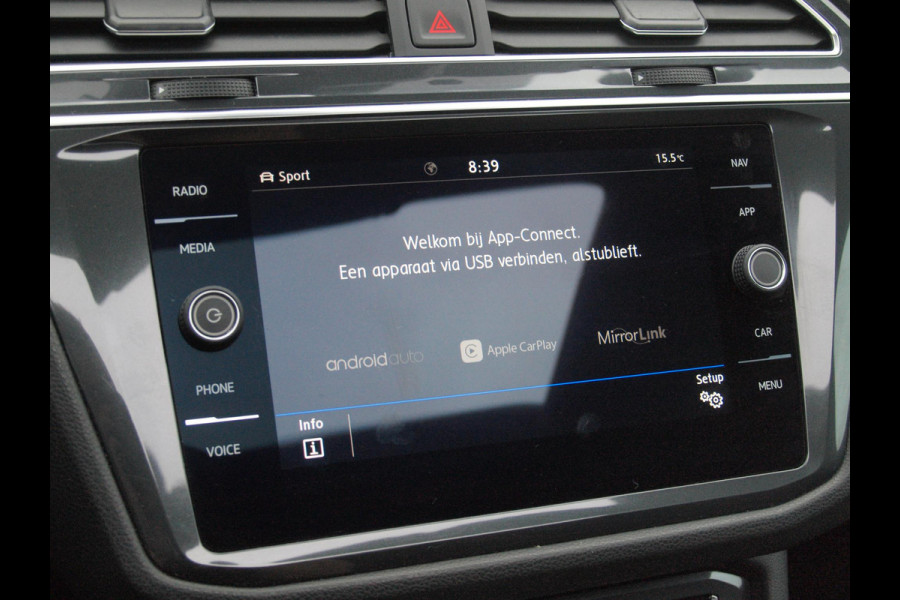 Volkswagen Tiguan Allspace 1.5 TSI Highline Business R 7p. | Panoramadak | Trekhaak | Camera | Sfeerverlichting | Apple Carplay | NL-Auto |