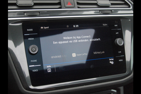 Volkswagen Tiguan Allspace 1.5 TSI Highline Business R 7p. | Panoramadak | Trekhaak | Camera | Sfeerverlichting | Apple Carplay | NL-Auto |