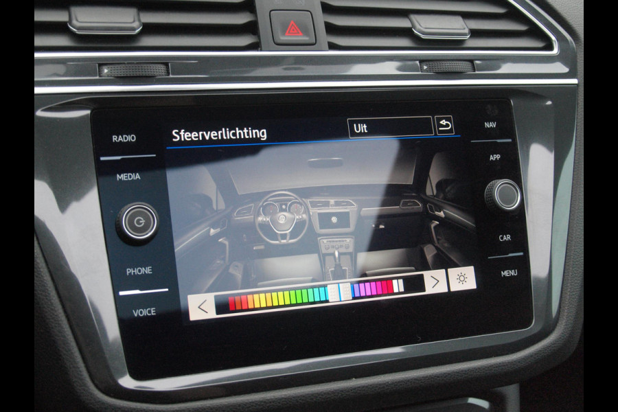 Volkswagen Tiguan Allspace 1.5 TSI Highline Business R 7p. | Panoramadak | Trekhaak | Camera | Sfeerverlichting | Apple Carplay | NL-Auto |