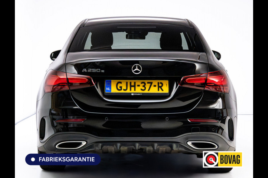 Mercedes-Benz A-Klasse 250 e Star Edition AMG Line Night Facelift | Adap. Cruise | Stoelverw. | Sfeerverlichting | Navigatie | App. connect | Camera, Dodehoek waarschuwing, All season banden