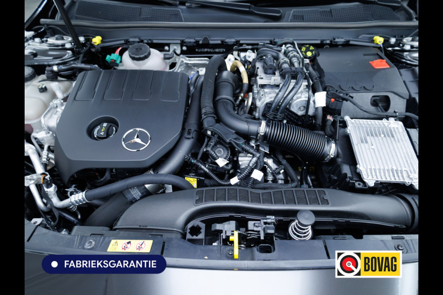 Mercedes-Benz A-Klasse 250 e Star Edition AMG Line Night Facelift | Adap. Cruise | Stoelverw. | Sfeerverlichting | Navigatie | App. connect | Camera, Dodehoek waarschuwing, All season banden