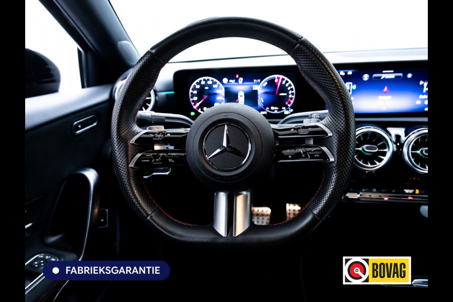 Mercedes-Benz A-Klasse 250 e Star Edition AMG Line Night Facelift | Adap. Cruise | Stoelverw. | Sfeerverlichting | Navigatie | App. connect | Camera, Dodehoek waarschuwing, All season banden