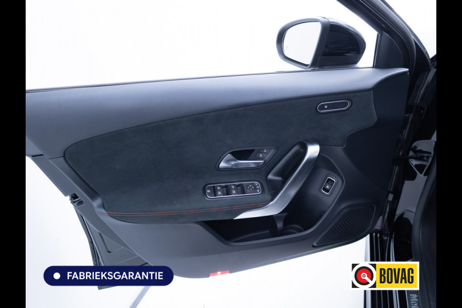 Mercedes-Benz A-Klasse 250 e Star Edition AMG Line Night Facelift | Adap. Cruise | Stoelverw. | Sfeerverlichting | Navigatie | App. connect | Camera, Dodehoek waarschuwing, All season banden