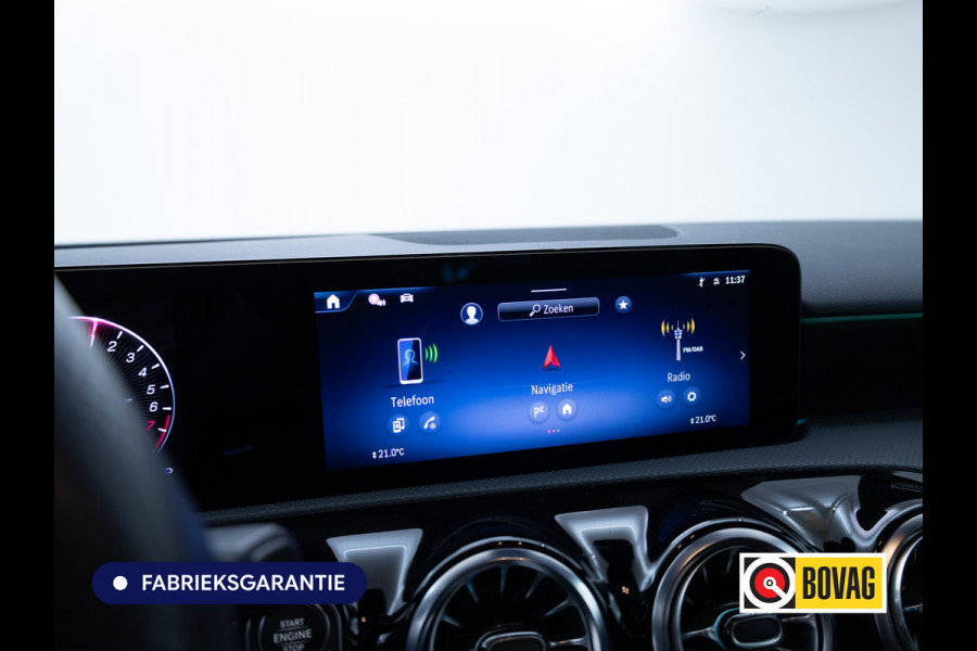 Mercedes-Benz A-Klasse 250 e Star Edition AMG Line Night Facelift | Adap. Cruise | Stoelverw. | Sfeerverlichting | Navigatie | App. connect | Camera, Dodehoek waarschuwing, All season banden