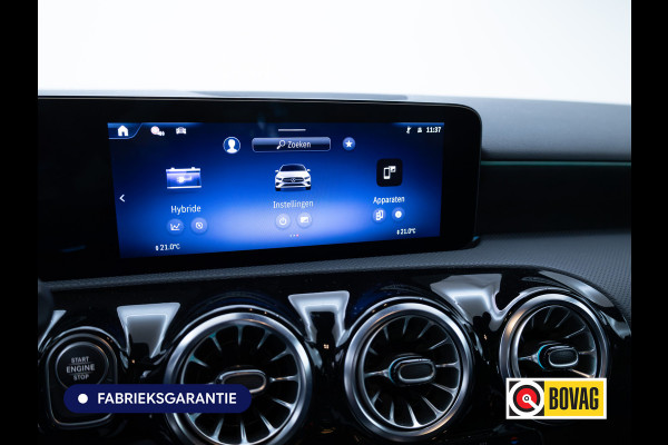 Mercedes-Benz A-Klasse 250 e Star Edition AMG Line Night Facelift | Adap. Cruise | Stoelverw. | Sfeerverlichting | Navigatie | App. connect | Camera, Dodehoek waarschuwing, All season banden