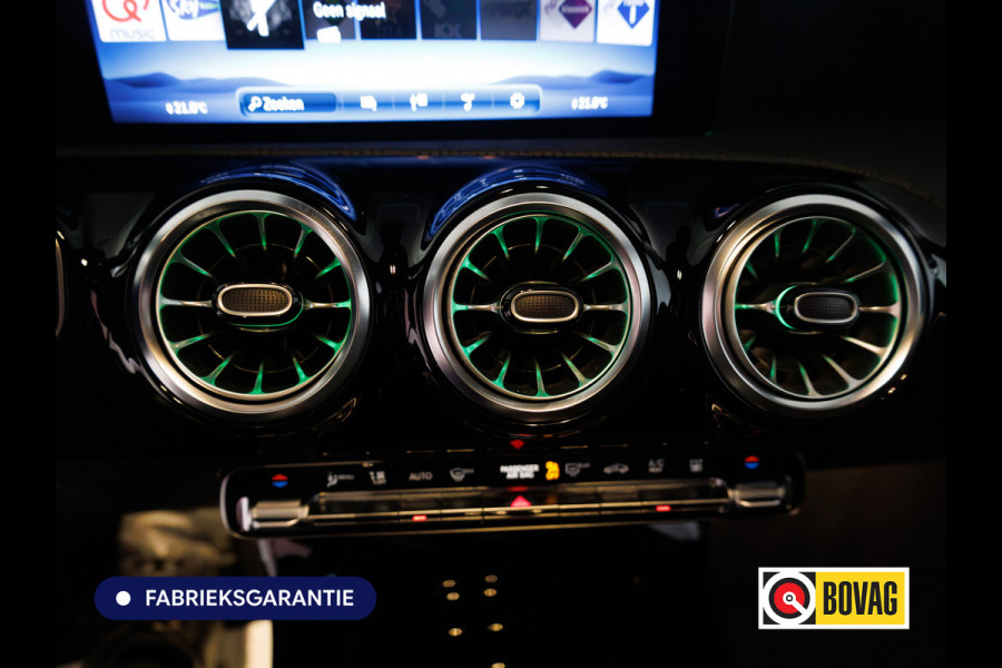 Mercedes-Benz A-Klasse 250 e Star Edition AMG Line Night Facelift | Adap. Cruise | Stoelverw. | Sfeerverlichting | Navigatie | App. connect | Camera, Dodehoek waarschuwing, All season banden