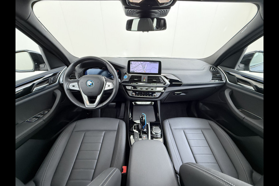 BMW iX3 Panoramadak SOH 99% Leder Adap.Cruise Camera Apple Carplay Android Auto 3-Zone Ecc Executive 80kWh Elek.Achterklep Adaptief onderstel Stoelverwarming Pdc Lmv Led Elek.Stoelen Isofix Bluetooth