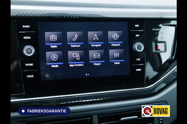 Volkswagen Polo 1.0 TSI Business Edition Automaat | Camera | Cruise | PDC V+A | Airco | App-connect Privacy glas, Grootlicht assistent, Digitaal dashboard, 15 inch LMV