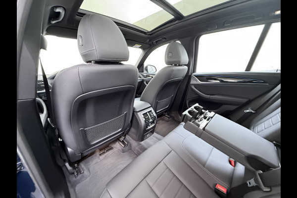 BMW iX3 Panoramadak SOH 99% Leder Adap.Cruise Camera Apple Carplay Android Auto 3-Zone Ecc Executive 80kWh Elek.Achterklep Adaptief onderstel Stoelverwarming Pdc Lmv Led Elek.Stoelen Isofix Bluetooth