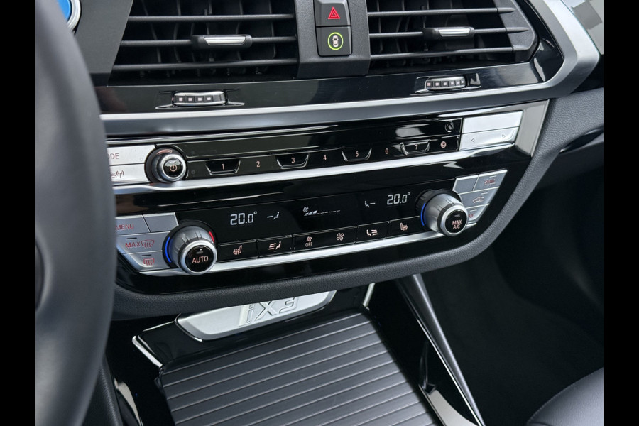 BMW iX3 Panoramadak SOH 99% Leder Adap.Cruise Camera Apple Carplay Android Auto 3-Zone Ecc Executive 80kWh Elek.Achterklep Adaptief onderstel Stoelverwarming Pdc Lmv Led Elek.Stoelen Isofix Bluetooth