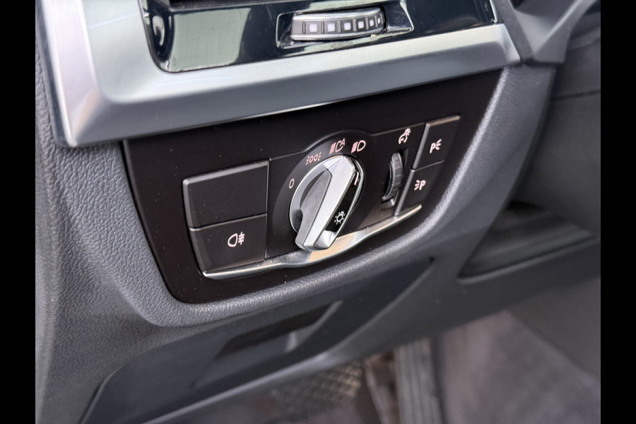 BMW iX3 Panoramadak SOH 99% Leder Adap.Cruise Camera Apple Carplay Android Auto 3-Zone Ecc Executive 80kWh Elek.Achterklep Adaptief onderstel Stoelverwarming Pdc Lmv Led Elek.Stoelen Isofix Bluetooth