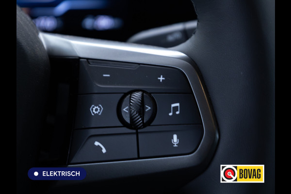BMW iX xDrive45 101 kWh M-Sport | Pano | Elec. Trekhaak | Luchtvering | Verlichte gril | Stoelverw. en koeling, | Achterbankverw. | Softclose, Meesturende achteras, Harman Kardon, 36 maanden Fabrieksgarantie NL-Auto, Service Inclusive