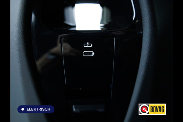 BMW iX xDrive45 101 kWh M-Sport | Pano | Elec. Trekhaak | Luchtvering | Verlichte gril | Stoelverw. en koeling, | Achterbankverw. | Softclose, Meesturende achteras, Harman Kardon, 36 maanden Fabrieksgarantie NL-Auto, Service Inclusive