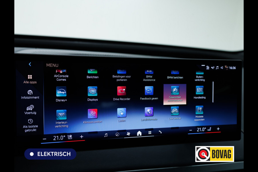 BMW iX xDrive45 101 kWh M-Sport | Pano | Elec. Trekhaak | Luchtvering | Verlichte gril | Stoelverw. en koeling, | Achterbankverw. | Softclose, Meesturende achteras, Harman Kardon, 36 maanden Fabrieksgarantie NL-Auto, Service Inclusive