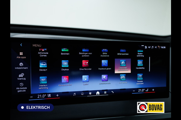 BMW iX xDrive45 101 kWh M-Sport | Pano | Elec. Trekhaak | Luchtvering | Verlichte gril | Stoelverw. en koeling, | Achterbankverw. | Softclose, Meesturende achteras, Harman Kardon, 36 maanden Fabrieksgarantie NL-Auto, Service Inclusive