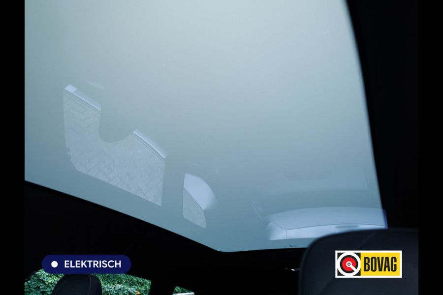 BMW iX xDrive45 101 kWh M-Sport | Pano | Elec. Trekhaak | Luchtvering | Verlichte gril | Stoelverw. en koeling, | Achterbankverw. | Softclose, Meesturende achteras, Harman Kardon, 36 maanden Fabrieksgarantie NL-Auto, Service Inclusive