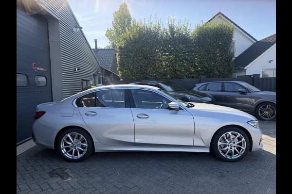 BMW 3-serie 330e High Executive | Camera | Navigatie | Memory Stoelen | Lederen Bekleding | Stoelverwarming |