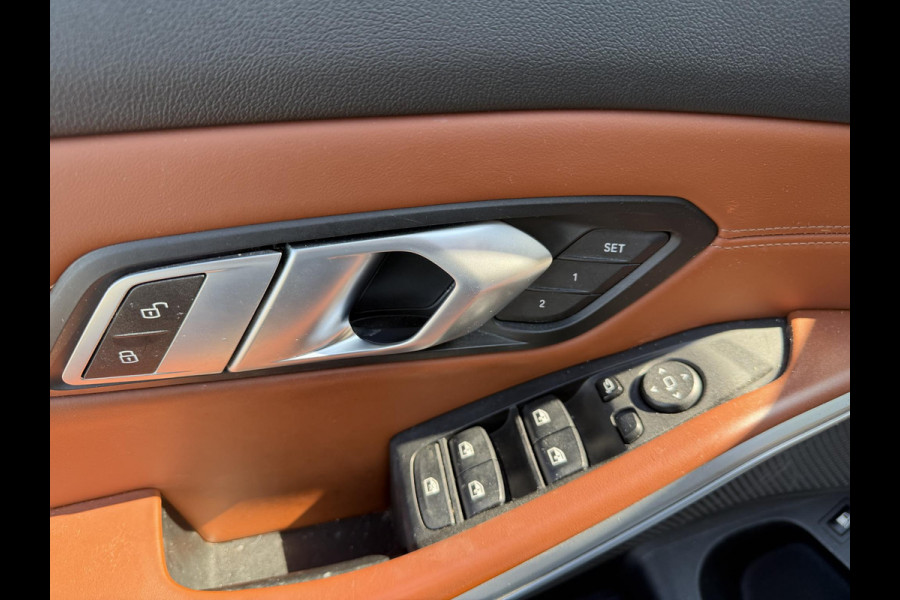 BMW 3-serie 330e High Executive | Camera | Navigatie | Memory Stoelen | Lederen Bekleding | Stoelverwarming |