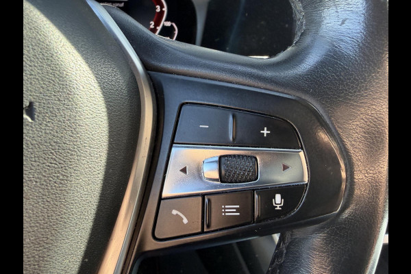 BMW 3-serie 330e High Executive | Camera | Navigatie | Memory Stoelen | Lederen Bekleding | Stoelverwarming |