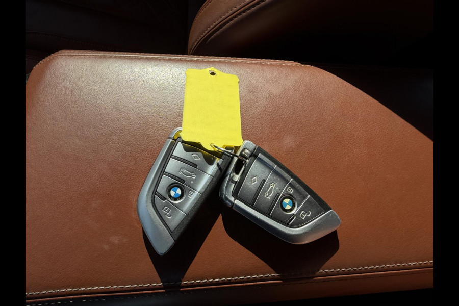 BMW 3-serie 330e High Executive | Camera | Navigatie | Memory Stoelen | Lederen Bekleding | Stoelverwarming |