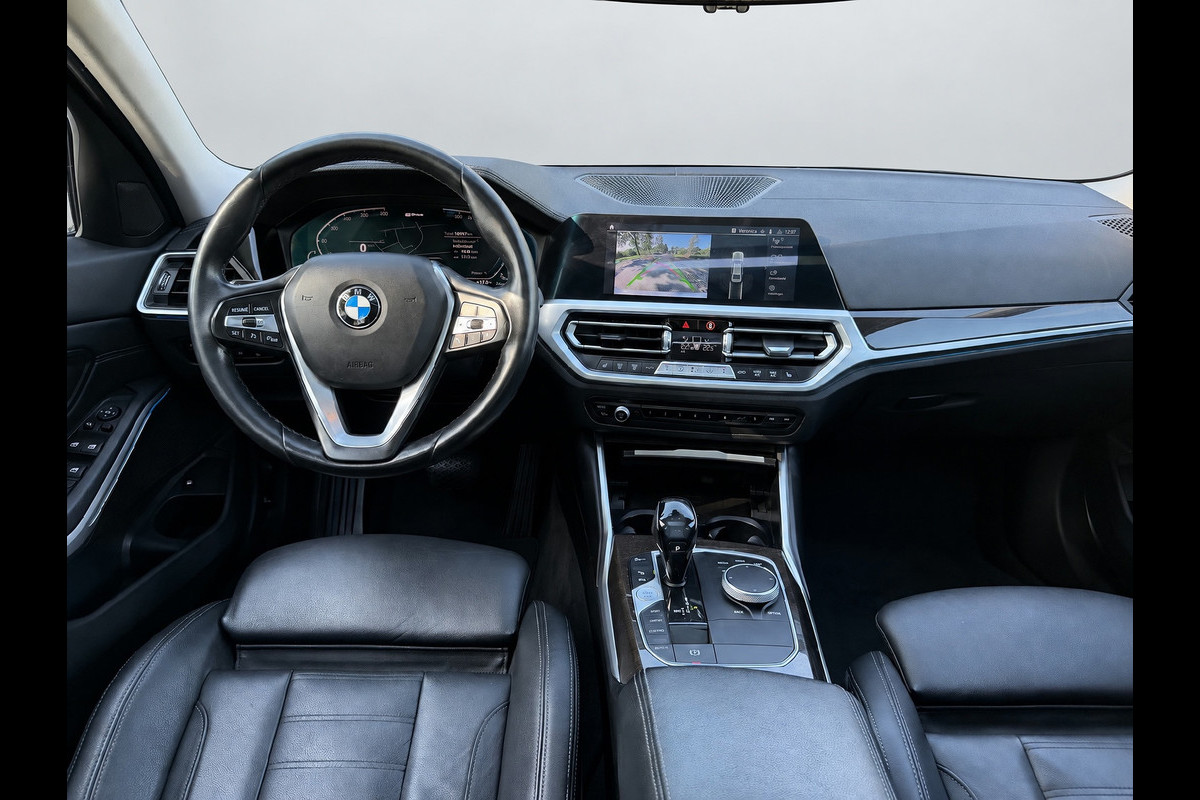 BMW 3-serie 330e Automaat High Executive, schuifdak, lederen sportinterieur, headup display, stoelverwarming