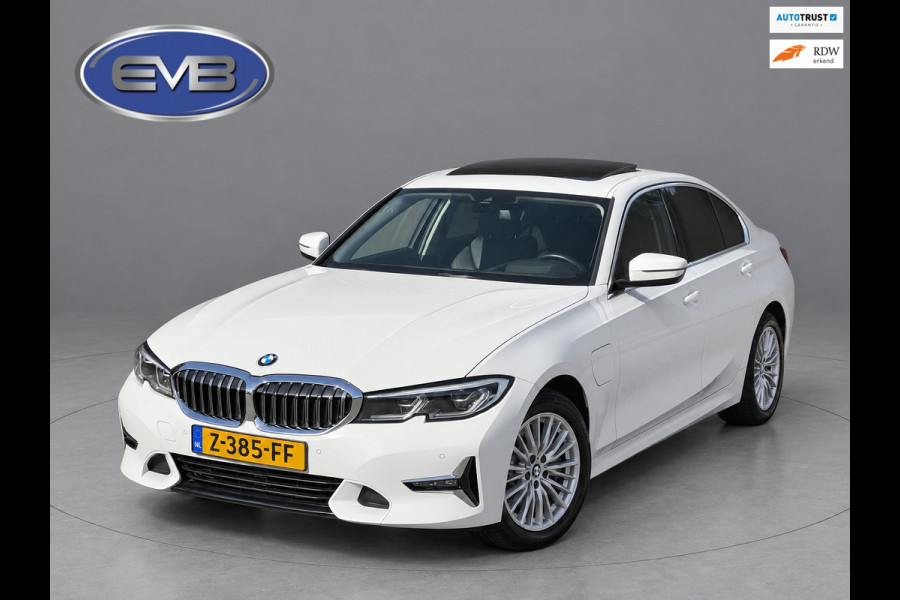 BMW 3-serie 330e Automaat High Executive, schuifdak, lederen sportinterieur, headup display, stoelverwarming