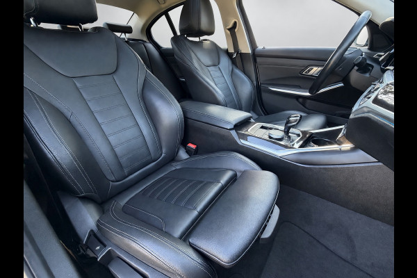 BMW 3-serie 330e Automaat High Executive, schuifdak, lederen sportinterieur, headup display, stoelverwarming