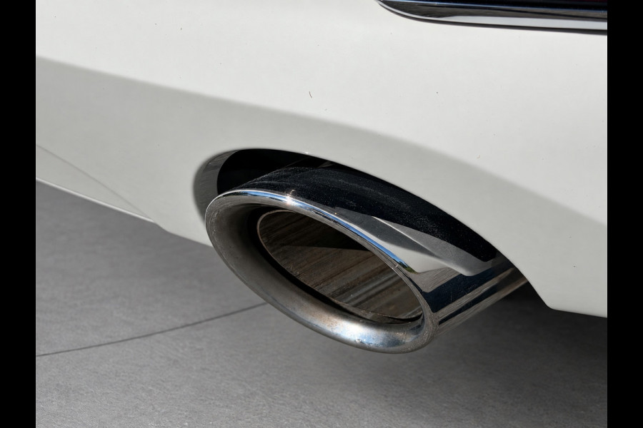 BMW 3-serie 330e Automaat High Executive, schuifdak, lederen sportinterieur, headup display, stoelverwarming