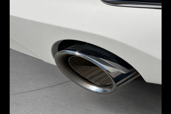 BMW 3-serie 330e Automaat High Executive, schuifdak, lederen sportinterieur, headup display, stoelverwarming