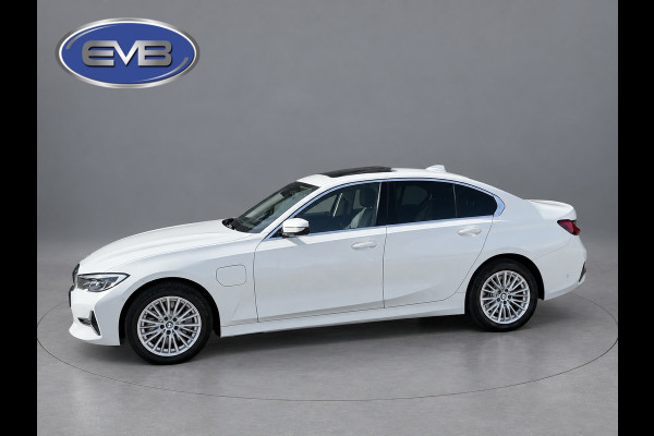 BMW 3-serie 330e Automaat High Executive, schuifdak, lederen sportinterieur, headup display, stoelverwarming