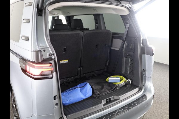Volkswagen ID. Buzz Pro Bulli Limited Edition 86 kWh LWB 286 pk | 7-persoons | Rondomzicht camera | 21 Inch | Elektr. achterklep | Matrix LED koplampen | Parkeersensoren (Park assist)