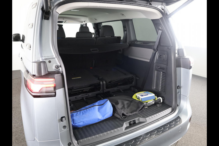 Volkswagen ID. Buzz Pro Bulli Limited Edition 86 kWh LWB 286 pk | 7-persoons | Rondomzicht camera | 21 Inch | Elektr. achterklep | Matrix LED koplampen | Parkeersensoren (Park assist)