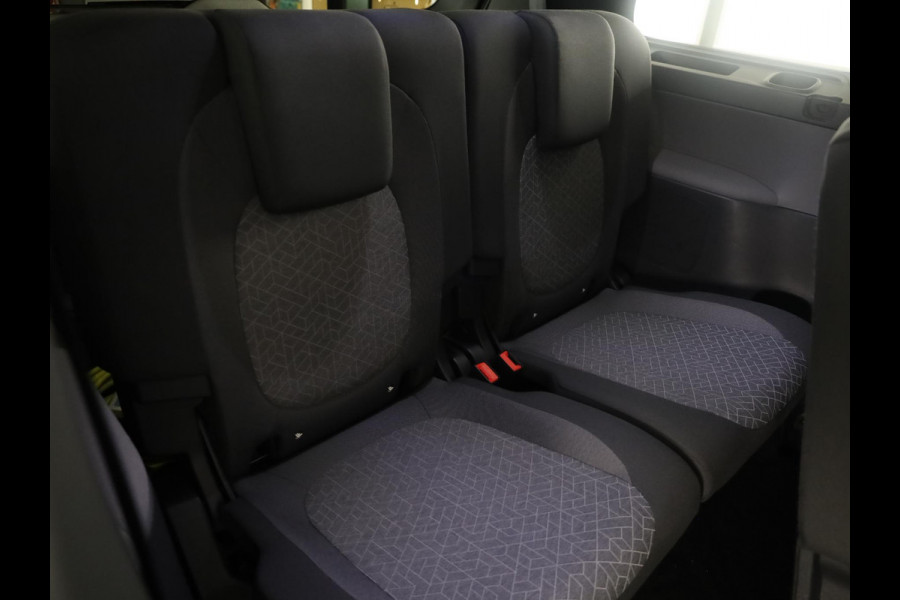 Volkswagen ID. Buzz Pro Bulli Limited Edition 86 kWh LWB 286 pk | 7-persoons | Rondomzicht camera | 21 Inch | Elektr. achterklep | Matrix LED koplampen | Parkeersensoren (Park assist)