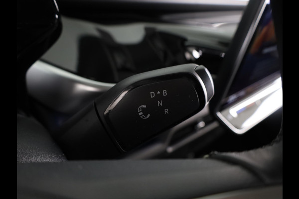 Volkswagen ID. Buzz Pro Bulli Limited Edition 86 kWh LWB 286 pk | 7-persoons | Rondomzicht camera | 21 Inch | Elektr. achterklep | Matrix LED koplampen | Parkeersensoren (Park assist)