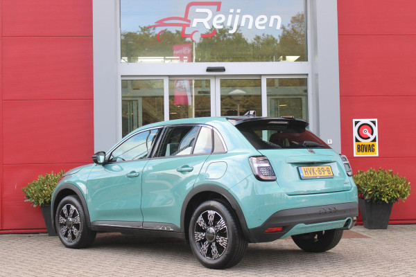 Fiat 600 1.2 110PK Hybrid AUTOMAAT POP | WINTER PACK: VERWAMBARE VOORSTOELEN/VERWARMBARE VOORRUIT | PACK COMFORT: ACHTERUITRIJCAMERA MET DYNAMISCHE HULPLIJNEN/AUDIOSYSTEEM MET 6 SPEAKERS/DRAADLOOS LADEN/KEYLESS ENTRY/NAVIGATIE/PARKEERSENSOREN VOOR EN ACHTER/VERKEERSBORDINFORMATIE | PACK STYLE: 17" LICHTMETALEN VELGEN/HOOGGLANS ZWARTE SPIEGELKAPPEN/VERCHROME OMLIJSTING/LED RICHTINGAANWIJZERS/LED MISTLAMPEN/DASHBOARD IN CARROSSERIEKLEUR | DRAADLOZE APPLE CARPLAY/ANDROID AUTO |