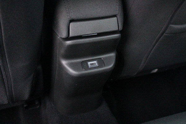 Fiat 600 1.2 110PK Hybrid AUTOMAAT POP | WINTER PACK: VERWAMBARE VOORSTOELEN/VERWARMBARE VOORRUIT | PACK COMFORT: ACHTERUITRIJCAMERA MET DYNAMISCHE HULPLIJNEN/AUDIOSYSTEEM MET 6 SPEAKERS/DRAADLOOS LADEN/KEYLESS ENTRY/NAVIGATIE/PARKEERSENSOREN VOOR EN ACHTER/VERKEERSBORDINFORMATIE | PACK STYLE: 17" LICHTMETALEN VELGEN/HOOGGLANS ZWARTE SPIEGELKAPPEN/VERCHROME OMLIJSTING/LED RICHTINGAANWIJZERS/LED MISTLAMPEN/DASHBOARD IN CARROSSERIEKLEUR | DRAADLOZE APPLE CARPLAY/ANDROID AUTO |