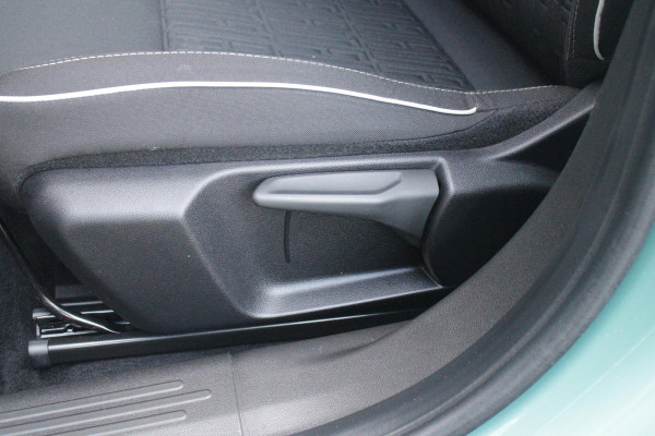 Fiat 600 1.2 110PK Hybrid AUTOMAAT POP | WINTER PACK: VERWAMBARE VOORSTOELEN/VERWARMBARE VOORRUIT | PACK COMFORT: ACHTERUITRIJCAMERA MET DYNAMISCHE HULPLIJNEN/AUDIOSYSTEEM MET 6 SPEAKERS/DRAADLOOS LADEN/KEYLESS ENTRY/NAVIGATIE/PARKEERSENSOREN VOOR EN ACHTER/VERKEERSBORDINFORMATIE | PACK STYLE: 17" LICHTMETALEN VELGEN/HOOGGLANS ZWARTE SPIEGELKAPPEN/VERCHROME OMLIJSTING/LED RICHTINGAANWIJZERS/LED MISTLAMPEN/DASHBOARD IN CARROSSERIEKLEUR | DRAADLOZE APPLE CARPLAY/ANDROID AUTO |
