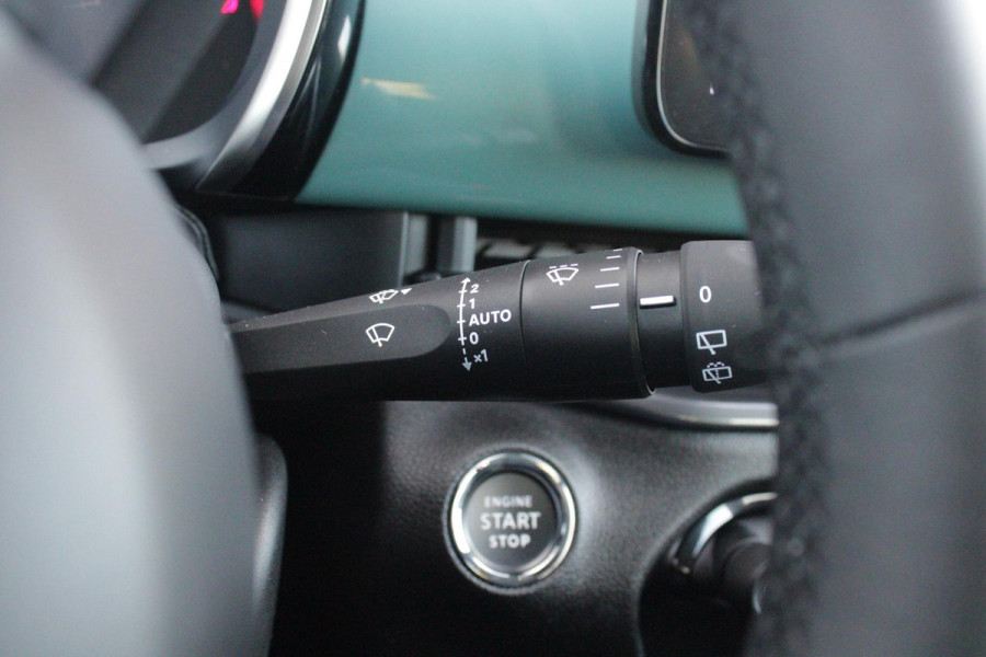 Fiat 600 1.2 110PK Hybrid AUTOMAAT POP | WINTER PACK: VERWAMBARE VOORSTOELEN/VERWARMBARE VOORRUIT | PACK COMFORT: ACHTERUITRIJCAMERA MET DYNAMISCHE HULPLIJNEN/AUDIOSYSTEEM MET 6 SPEAKERS/DRAADLOOS LADEN/KEYLESS ENTRY/NAVIGATIE/PARKEERSENSOREN VOOR EN ACHTER/VERKEERSBORDINFORMATIE | PACK STYLE: 17" LICHTMETALEN VELGEN/HOOGGLANS ZWARTE SPIEGELKAPPEN/VERCHROME OMLIJSTING/LED RICHTINGAANWIJZERS/LED MISTLAMPEN/DASHBOARD IN CARROSSERIEKLEUR | DRAADLOZE APPLE CARPLAY/ANDROID AUTO |